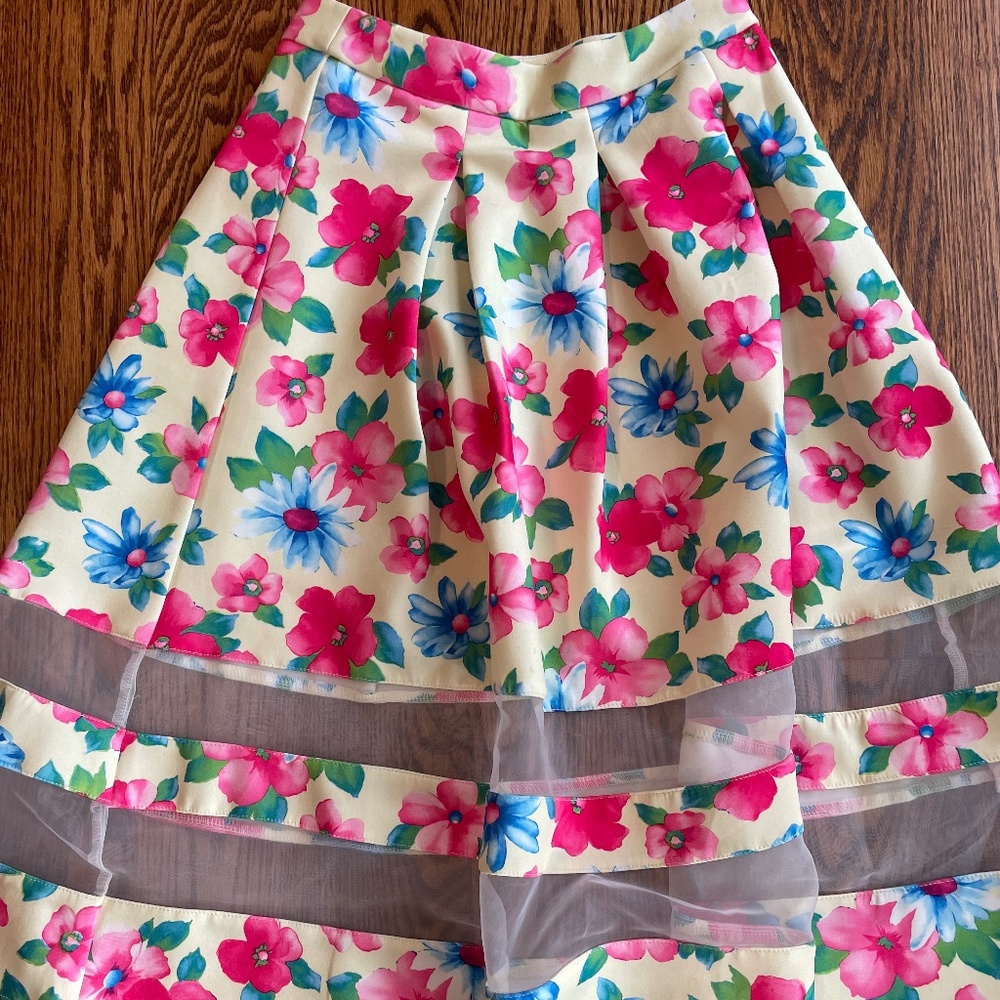 Floral Set - Picture 2 of 3